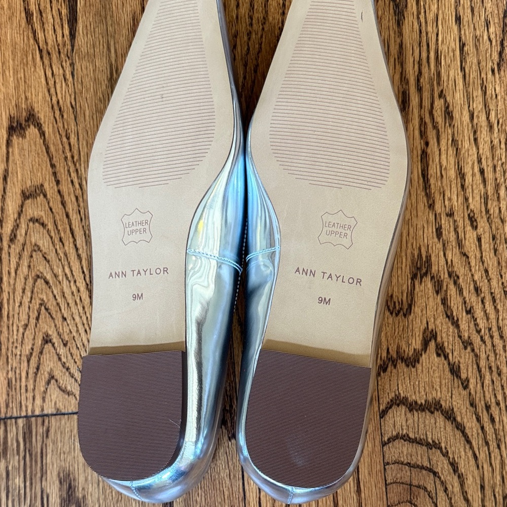 Ann Taylor Metallic Silver Flats size 9 never worn - Picture 2 of 2